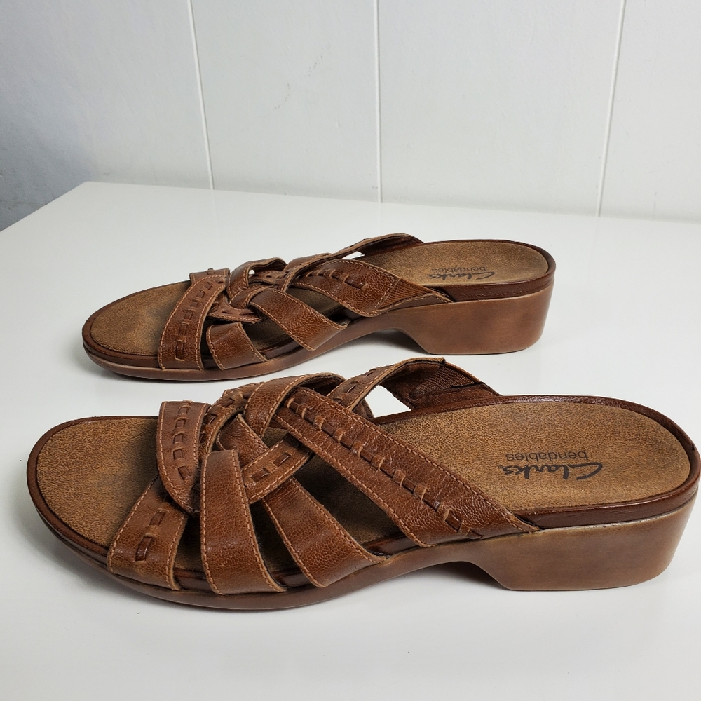 Clarks crisscross leather strap 1.75" wedge sandle size 8